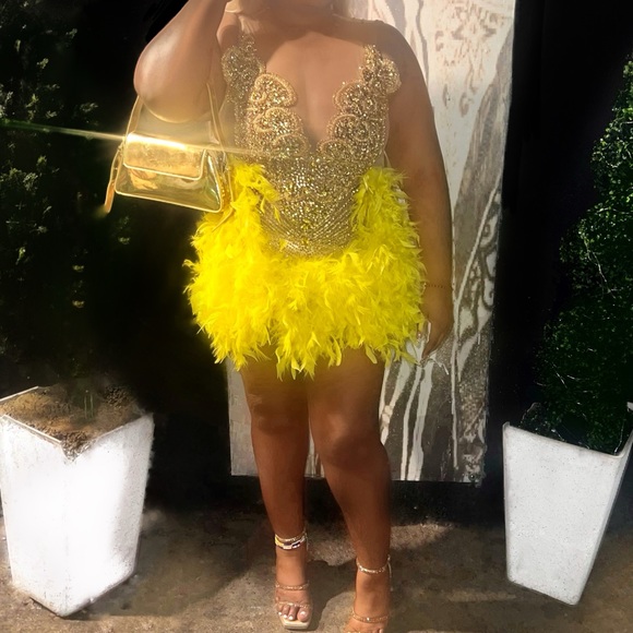 Customs dress - Picture 4 of 5